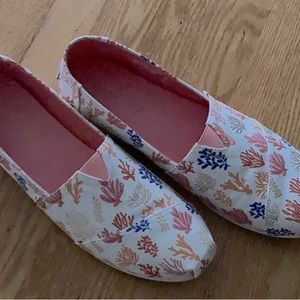White Coral Reef Print Women's US Size 11